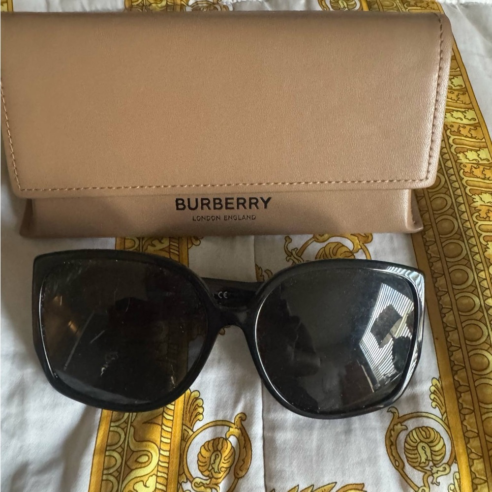 Burberry Black Sunglasses with Brown Case